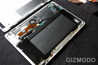 Illustration for article titled MacBook Air Tear Down: Sexy On the Inside Too